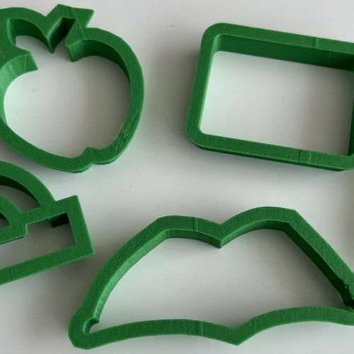  Sada školních mini vykrajovátek F999