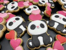 Panda se srdíčky P201