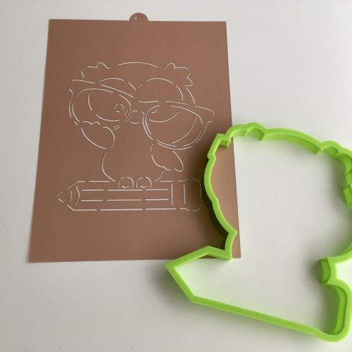  Sova s pastelkou F472